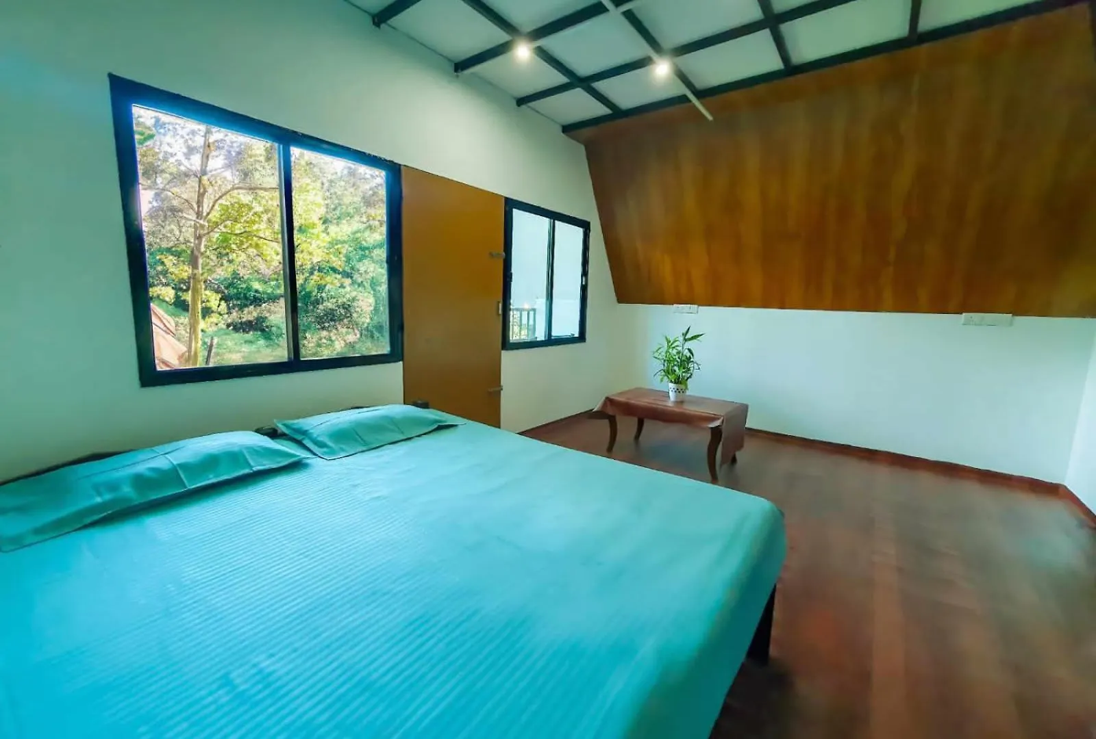 Peak Valley Cottage Munnar India