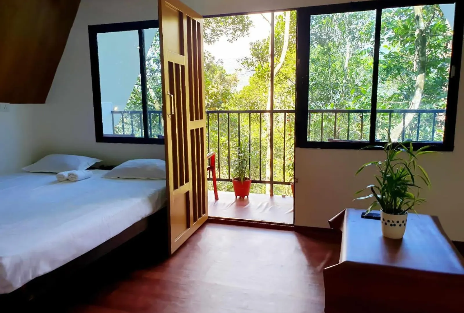 Peak Valley Cottage Munnar Homestay